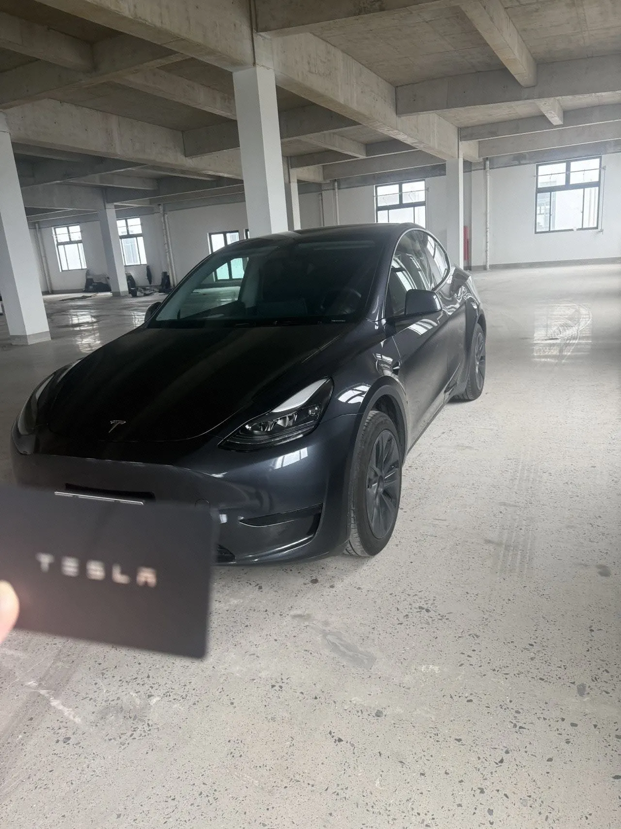 Open image lightbox: Tesla 2024 Model Y rear-wheel drive version automatic transmission