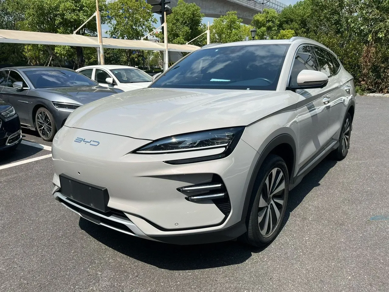 BYD Song PLUS New Energy 2024 Song PLUS DM-i 1.5 Stepless Glory Edition 71km Luxury Automatic Gear - View 1