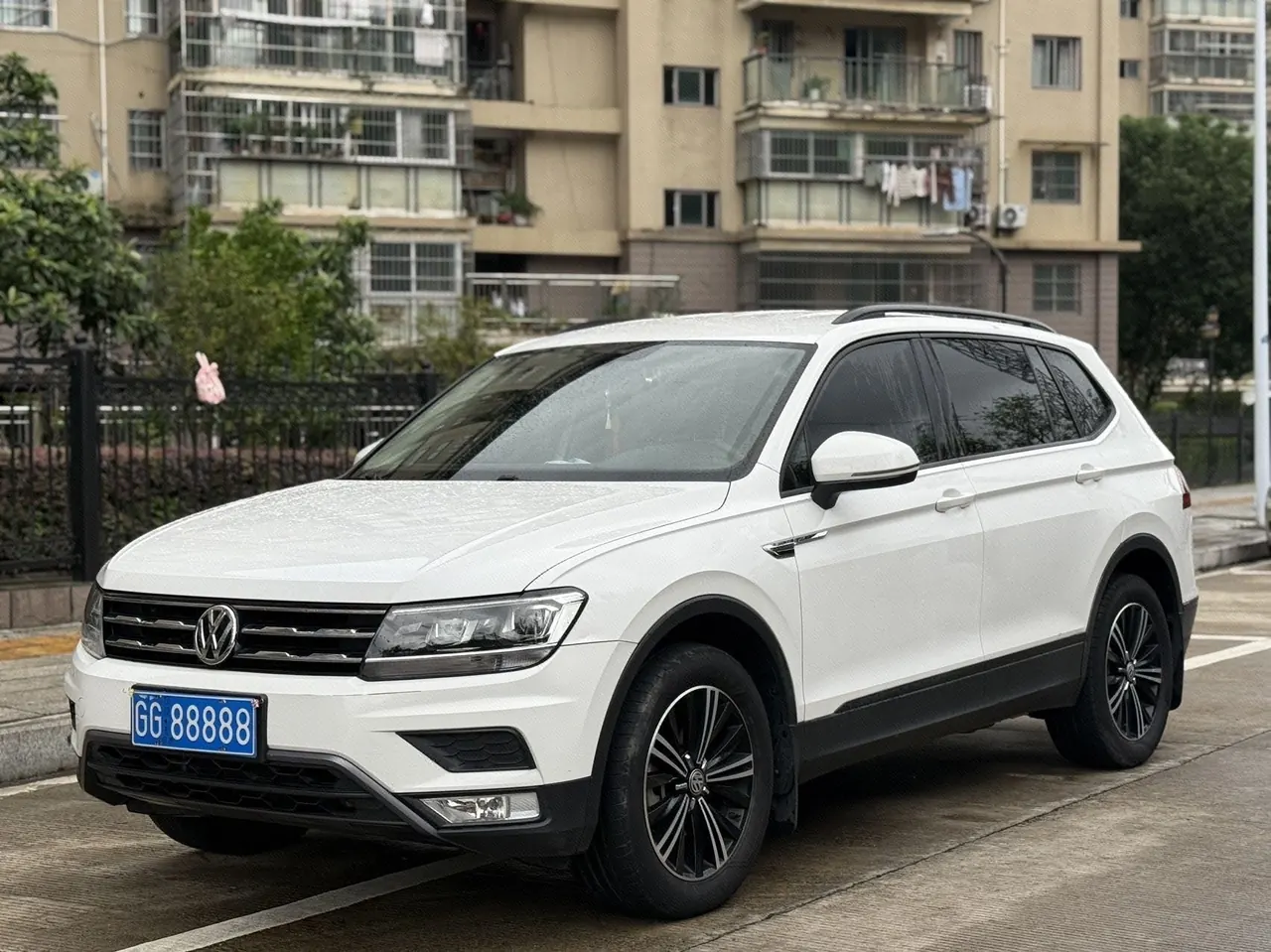 打开图片灯箱:Volkswagen 2020 Tiguan L 2.0TSI 330TSI Two-Drive Fashion Edition Automatic Gear