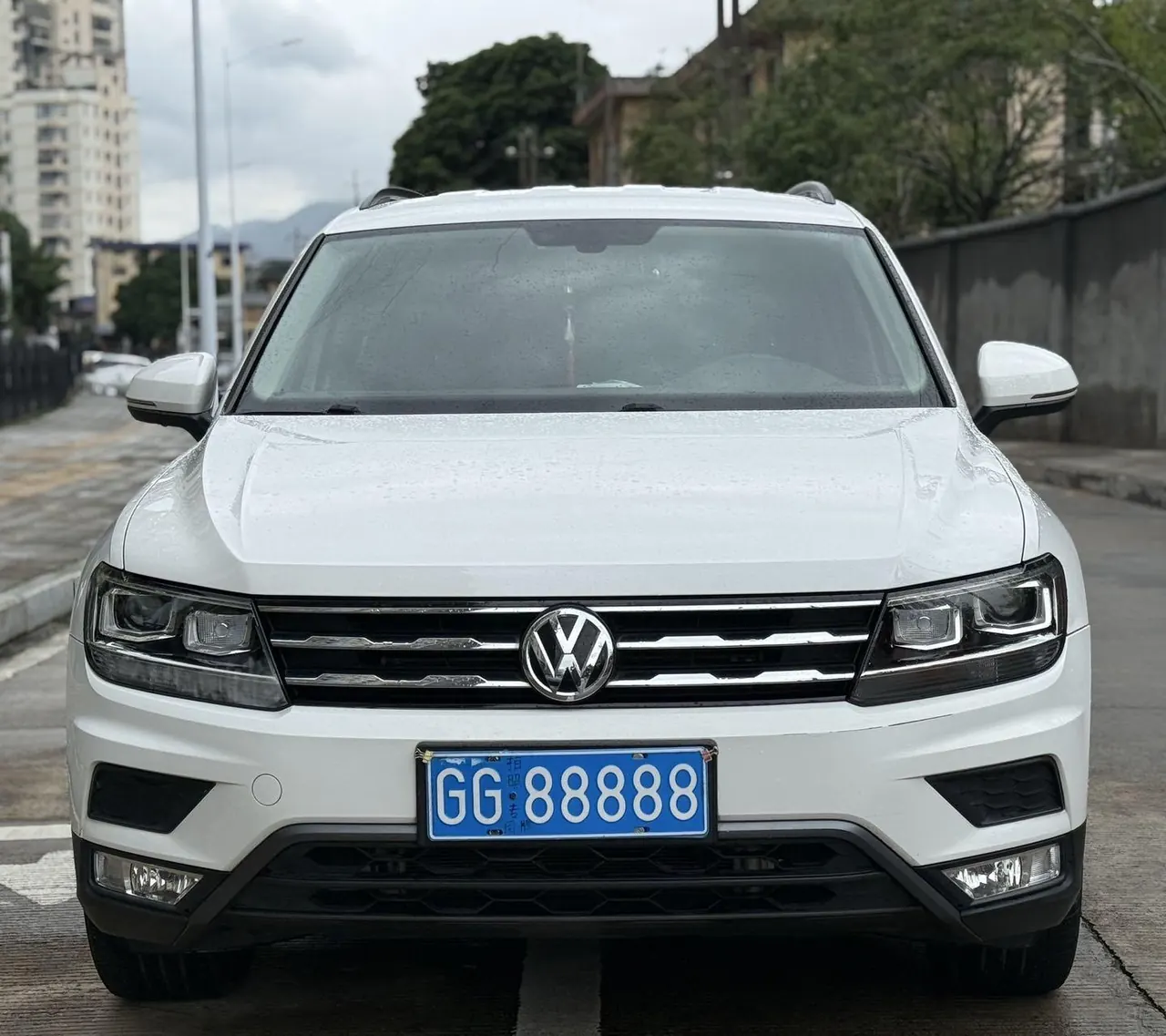 Volkswagen 2020 Tiguan L 2.0TSI 330TSI Two-Drive Fashion Edition Automatic Gear 2