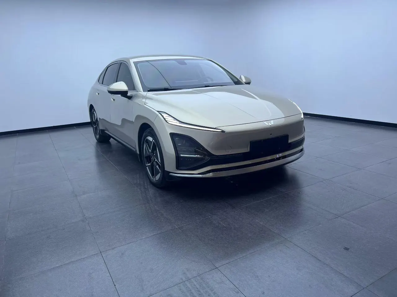 WuLing 2024 Starlight EV Co-creation 510 Advanced Automatic Gear 3