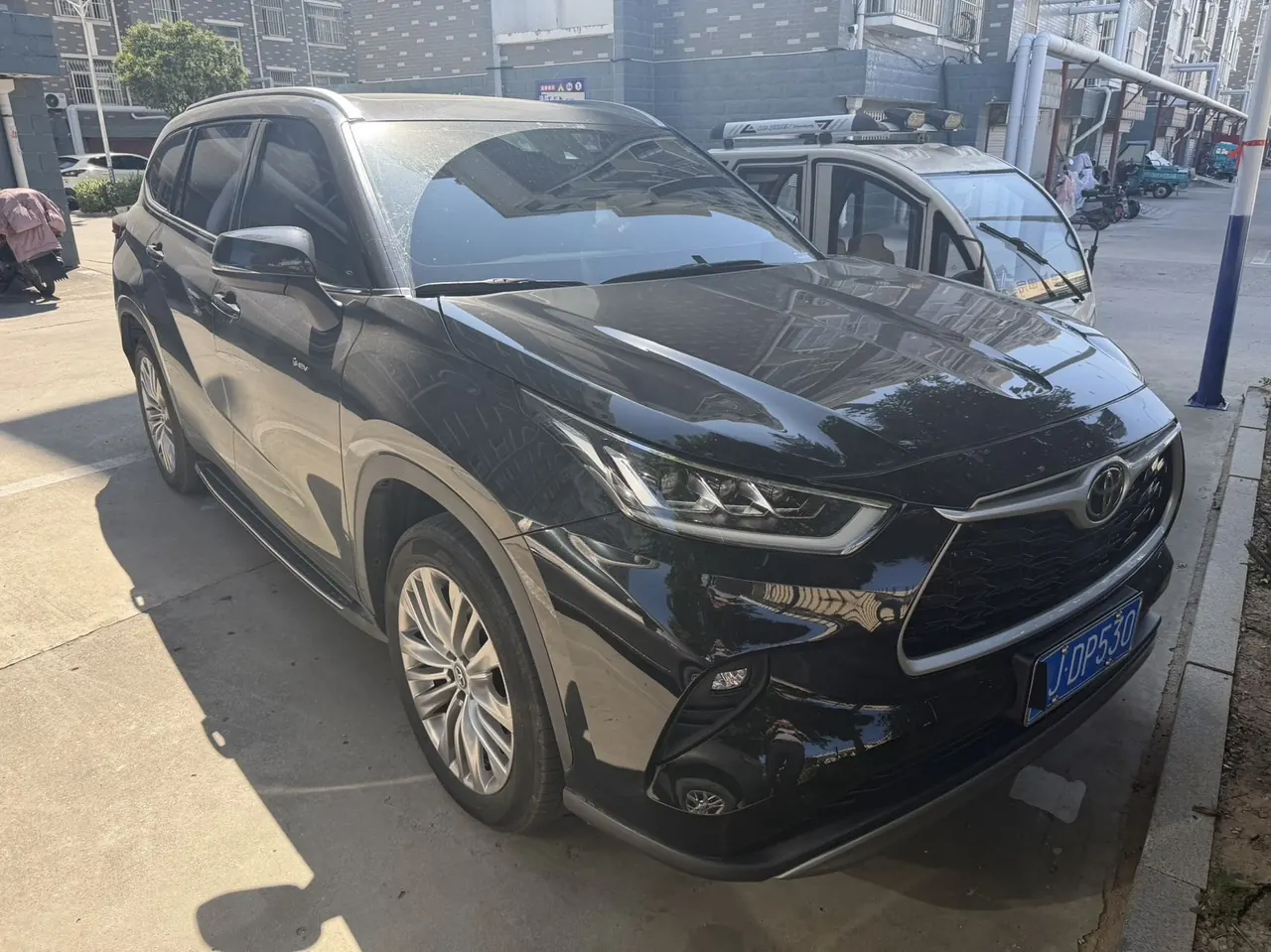 Toyota 2024 Highlander Dual Engine 2.5 Stepless Intelligent Electric Hybrid Four-wheel Drive Premium Edition 7-seat Automatic Transmission 2