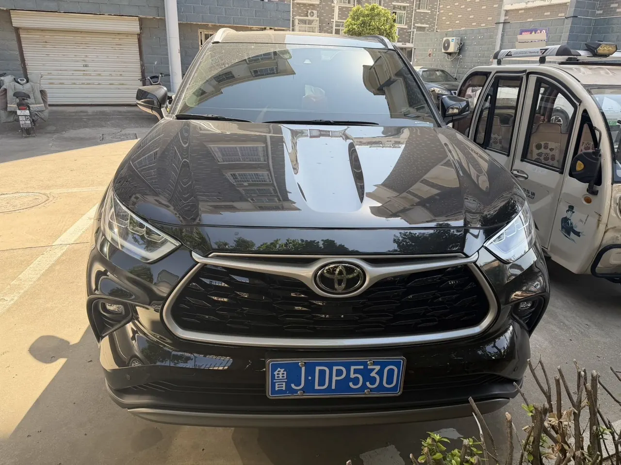 Toyota 2024 Highlander Dual Engine 2.5 Stepless Intelligent Electric Hybrid Four-wheel Drive Premium Edition 7-seat Automatic Transmission 3