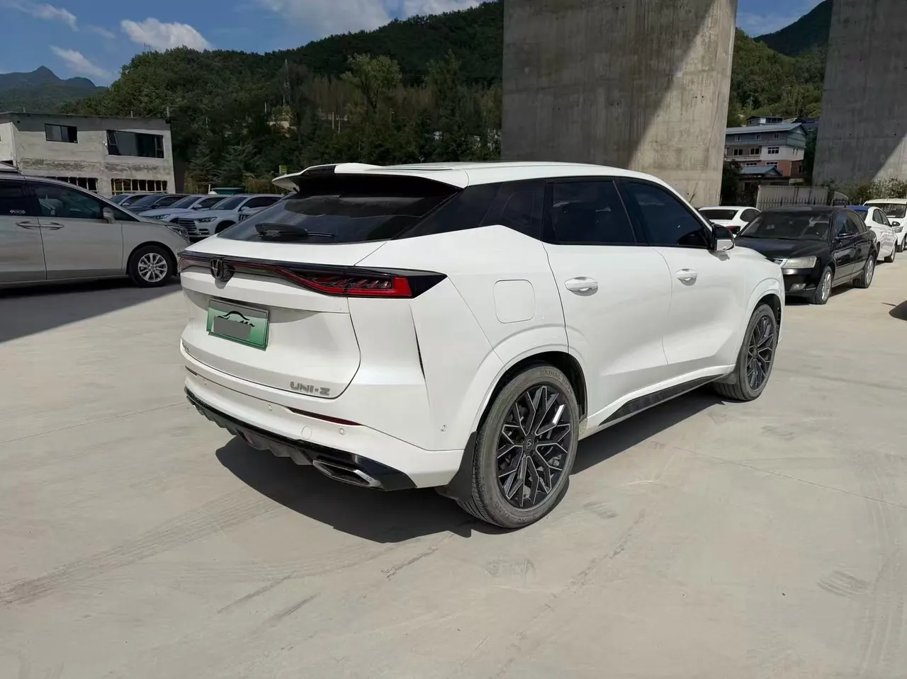ChangAn 2024 UNI-Z Zhidian iDD 1.5 Stepless 125km Exceed Automatic Transmission 6