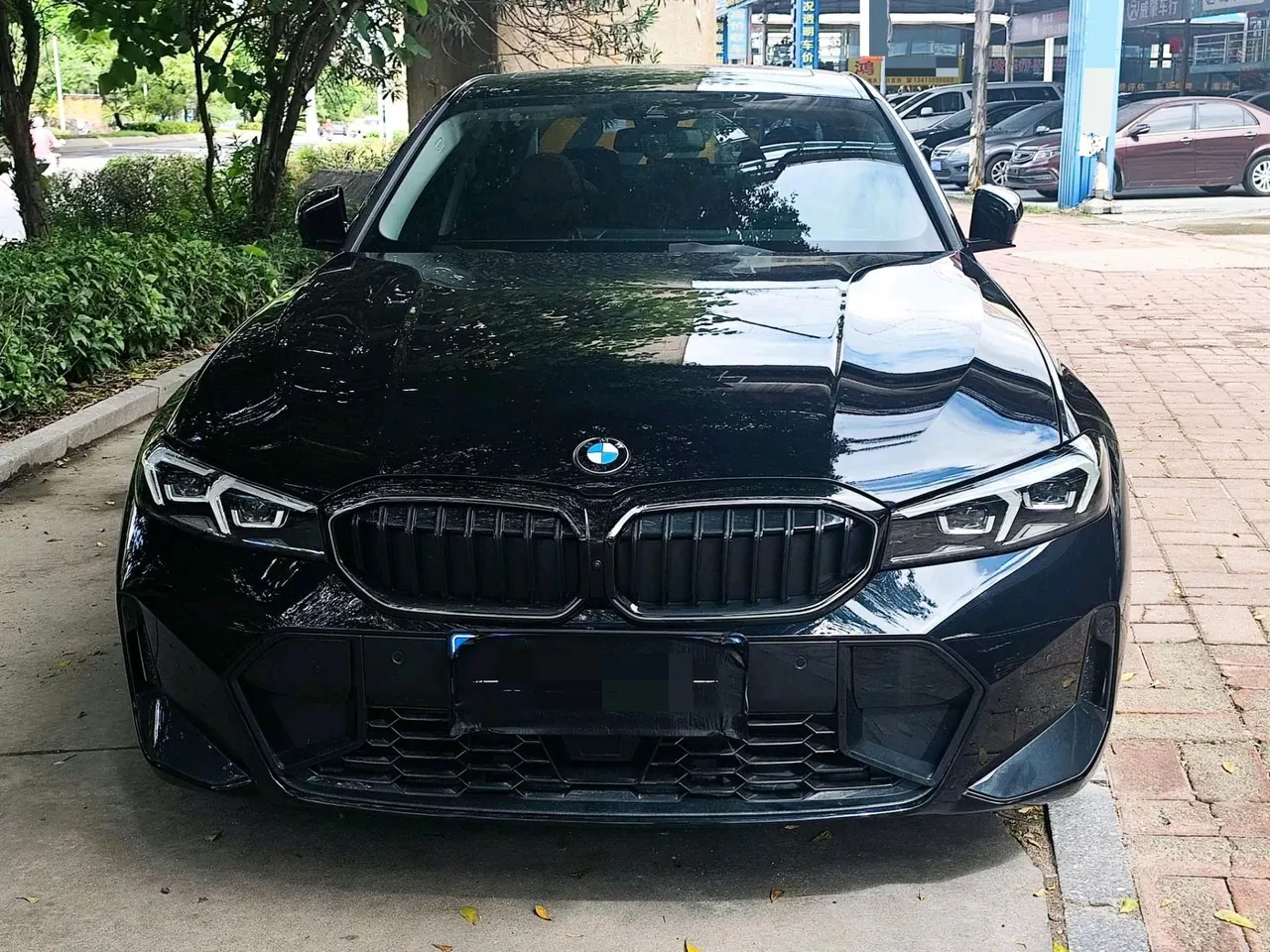 BMW 3 Series 2025 330Li 2.0T M Sports Obsidian Night Suit Automatic Gear 2