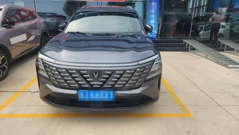 ChangAn 2025 CS75 PLUS 1.5T New Blue Whale Prestige Automatic 7