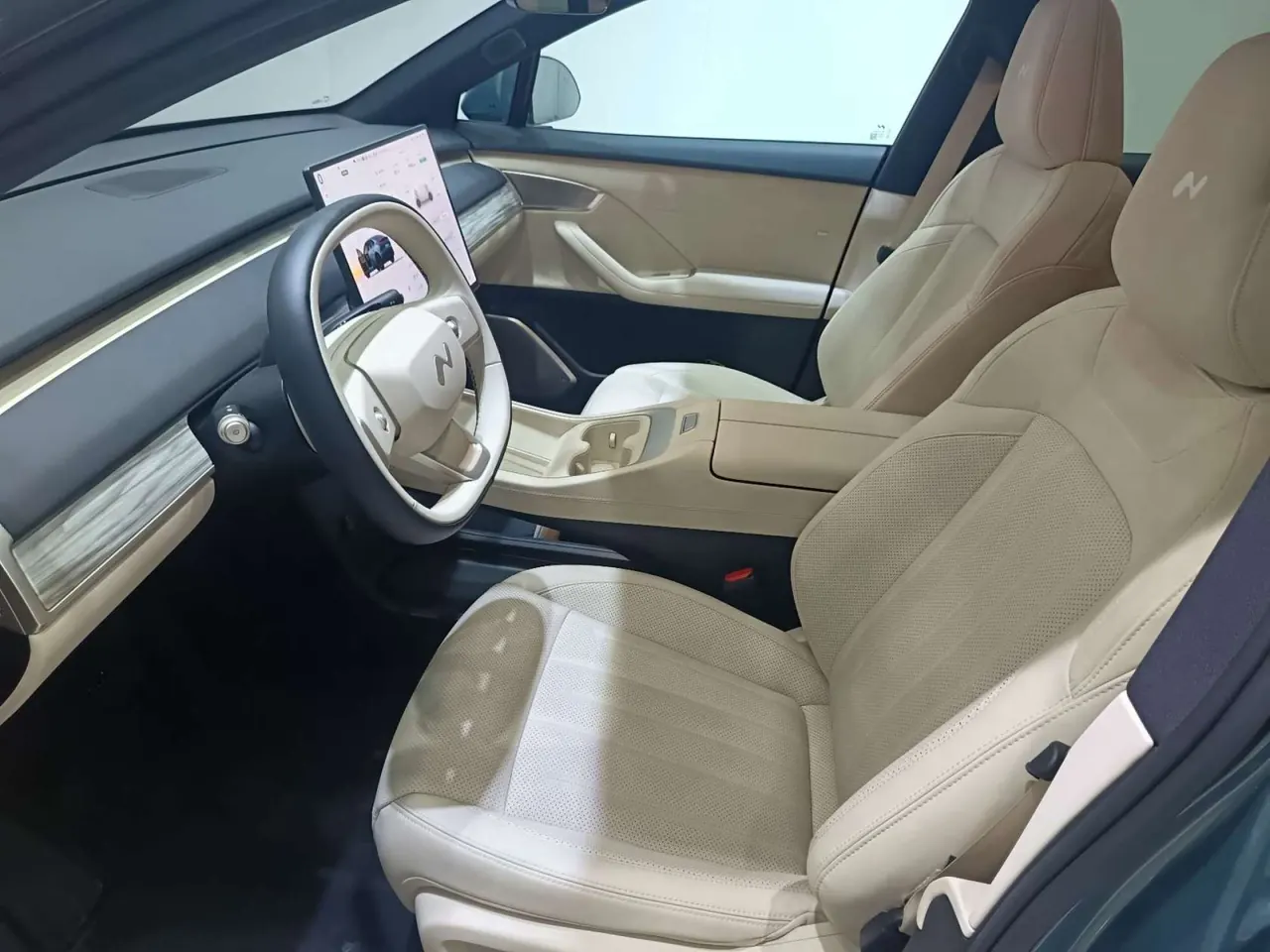 ONVO 2025 L60 60kWh four-wheel drive version automatic gear 4