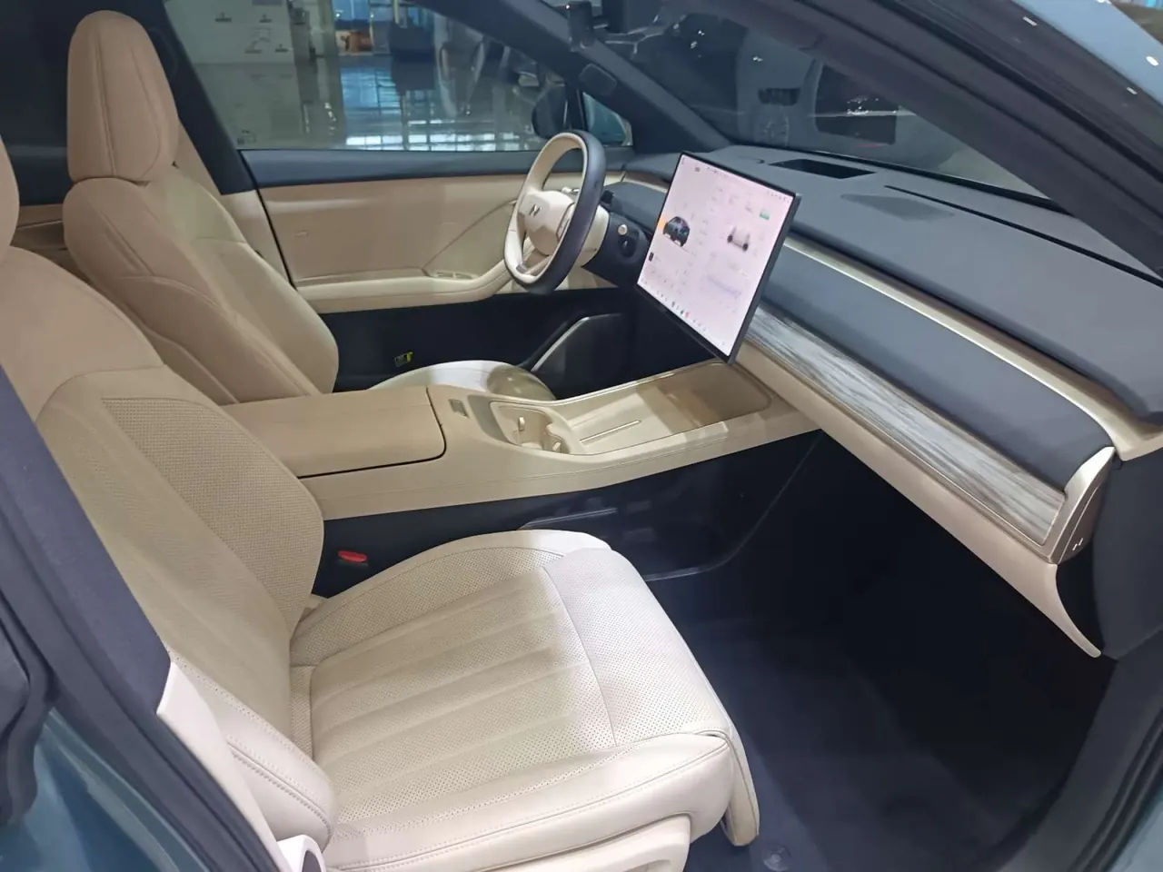 ONVO 2025 L60 60kWh four-wheel drive version automatic gear 5