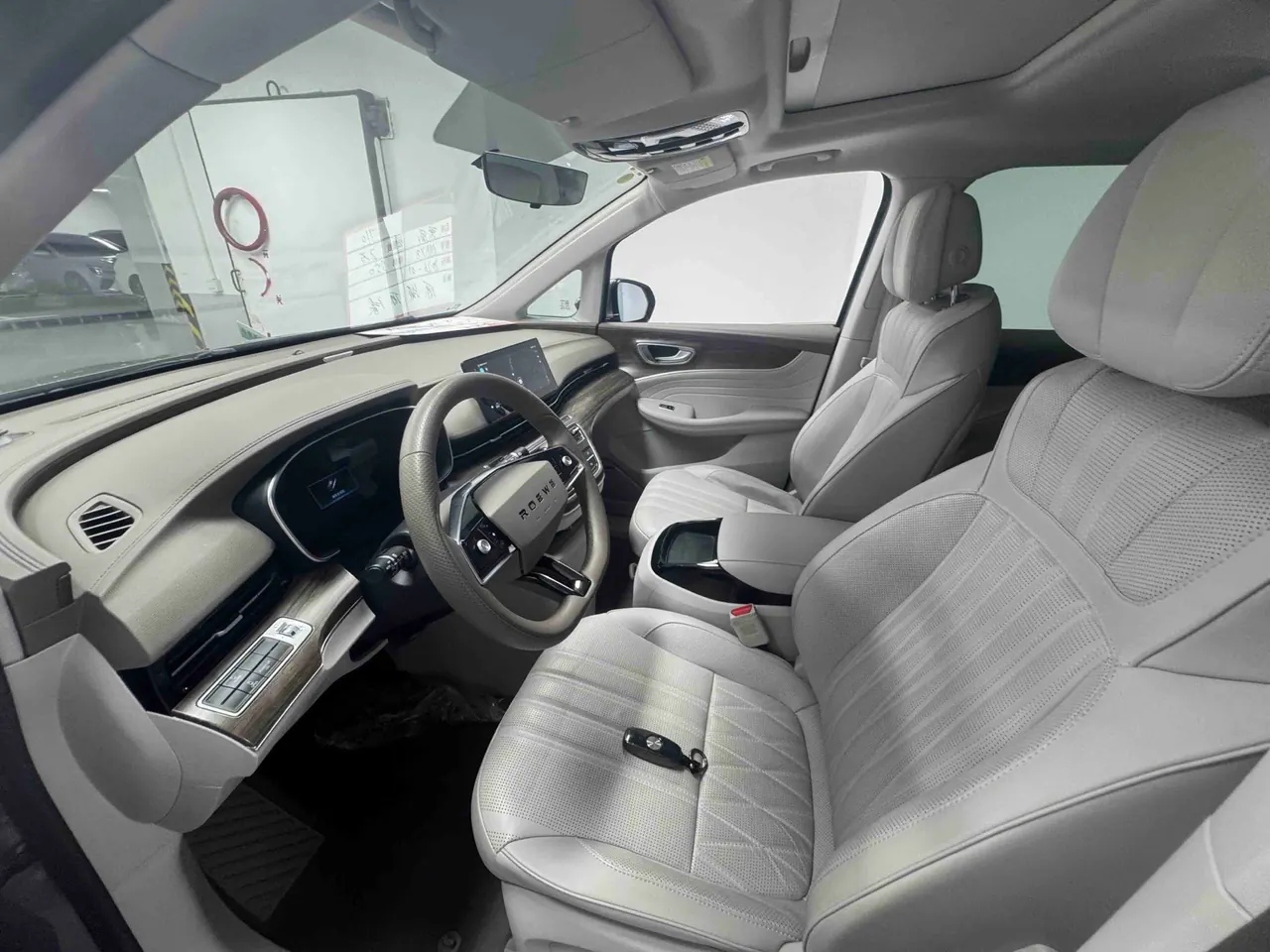 Roewe 2022 iMAX8 EV First Class Titanium Edition Automatic Gear 6