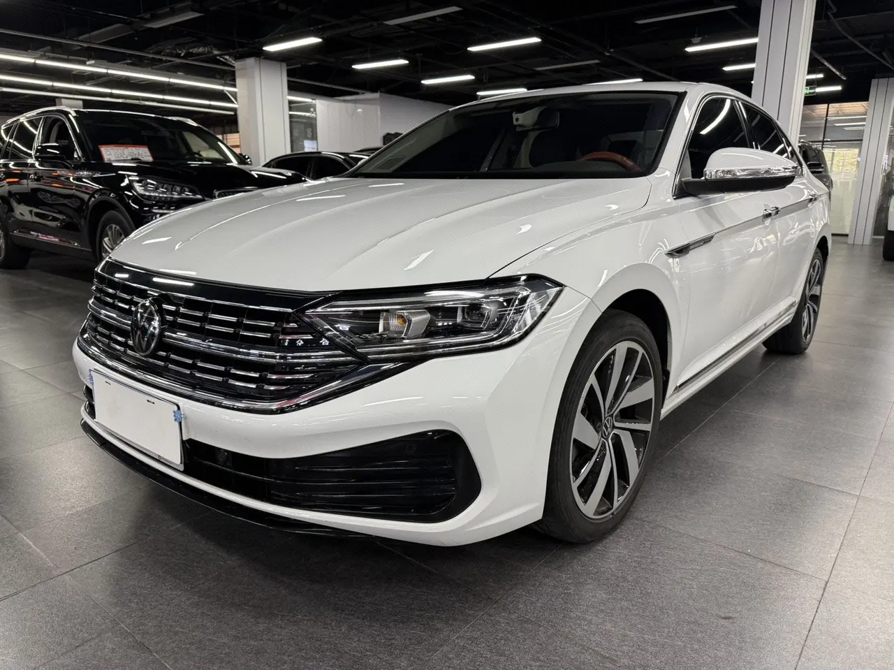 打开图片灯箱:Volkswagen 2024 Sagittarius 1.5TSI 300TSI Exceed Edition Automatic Gear