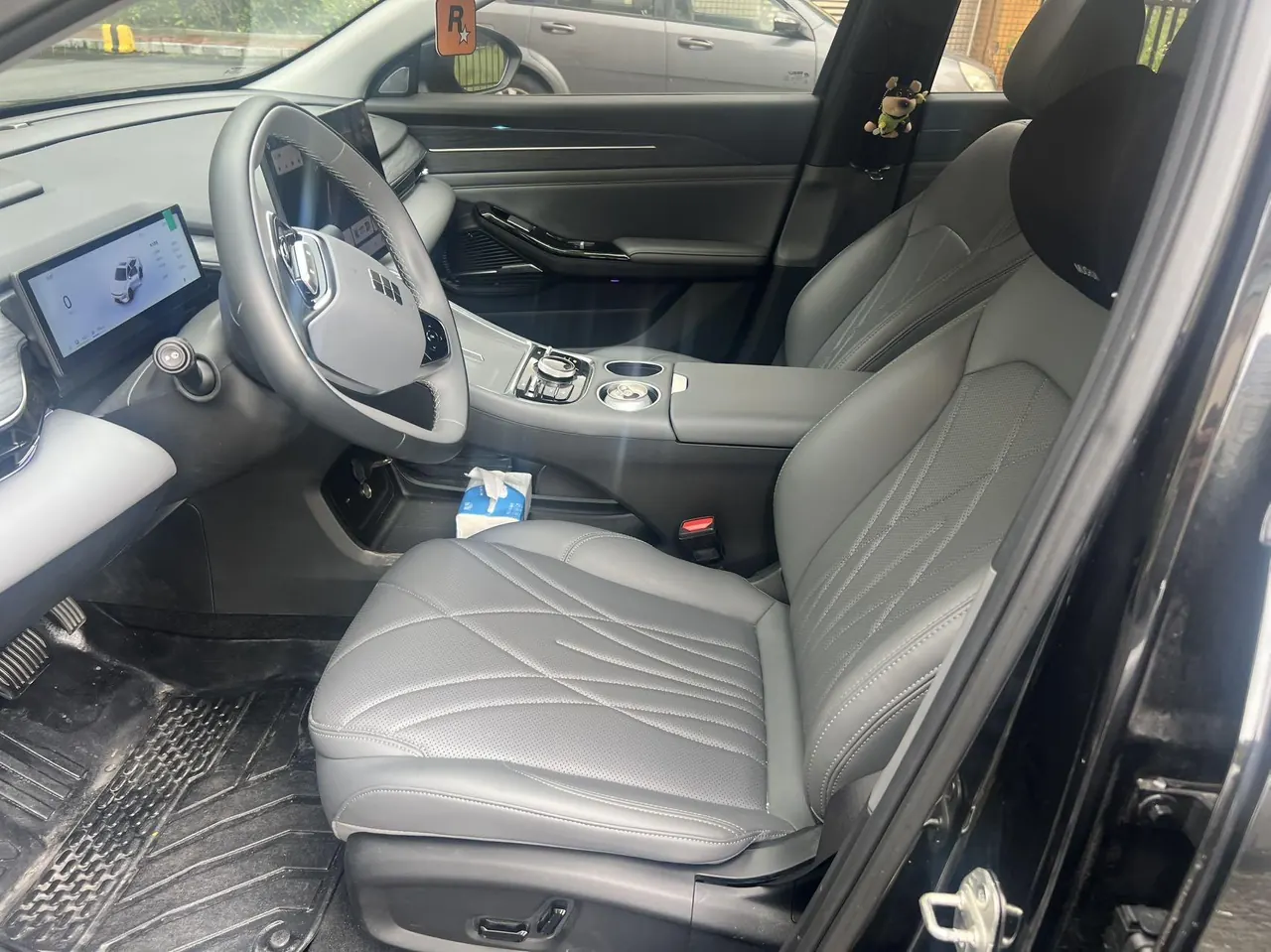 Geely Galaxy 2025 L6 EM-i 1.5 140km Discovery Edition Automatic Gear 5