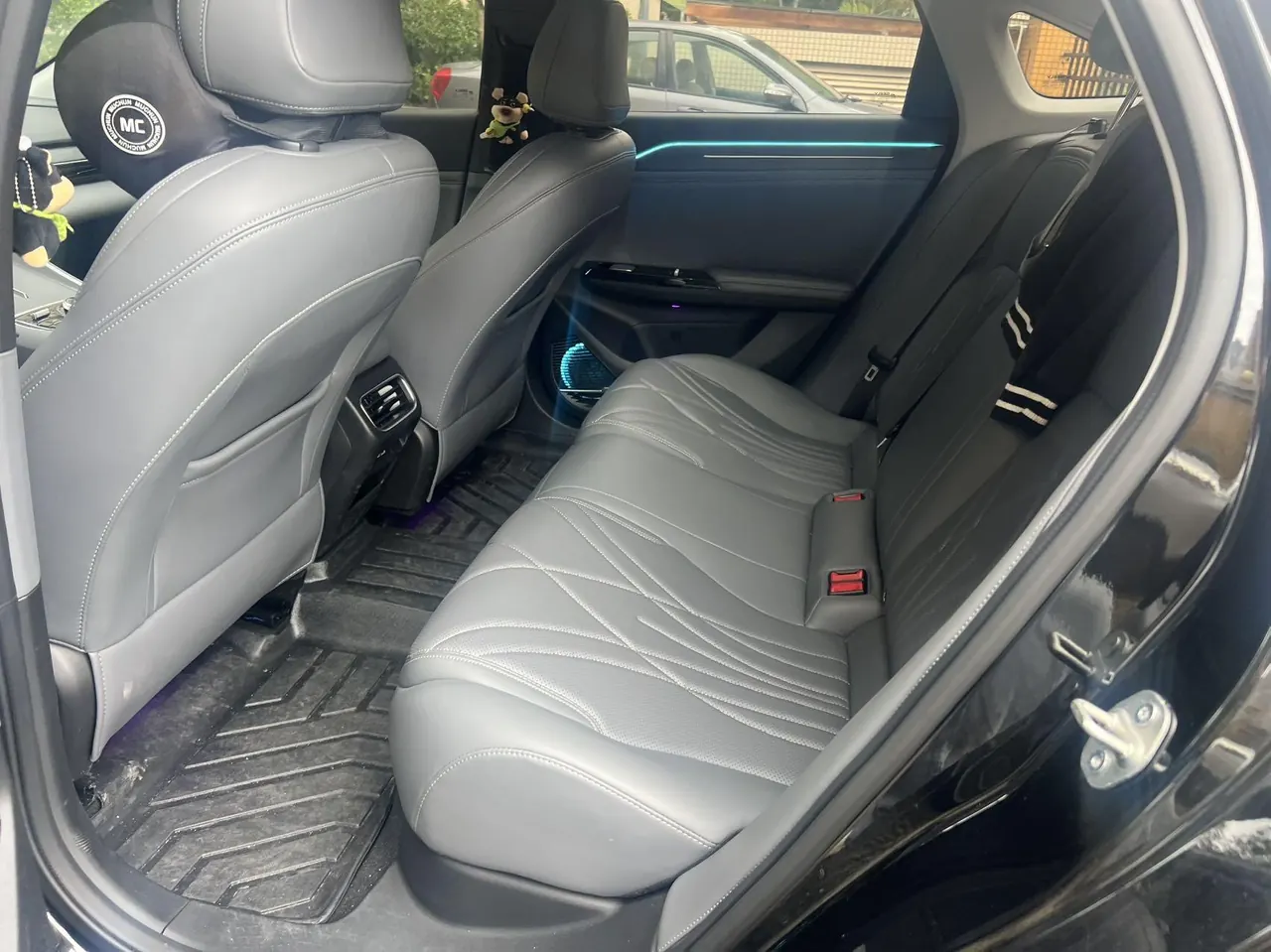 Geely Galaxy 2025 L6 EM-i 1.5 140km Discovery Edition Automatic Gear 6