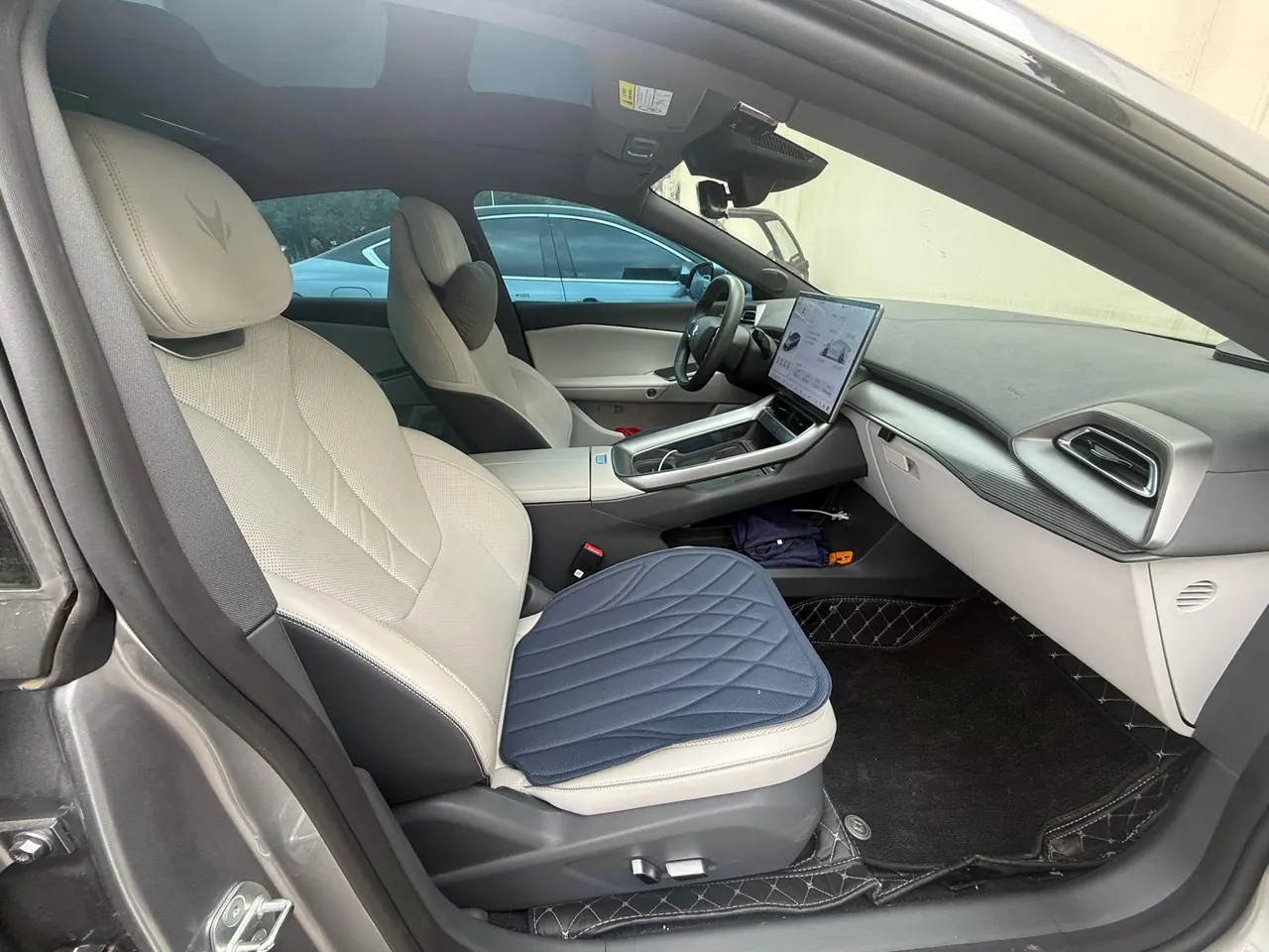 ARCFOX 2024 α S 5 560PRO 185kW automatic gear 4
