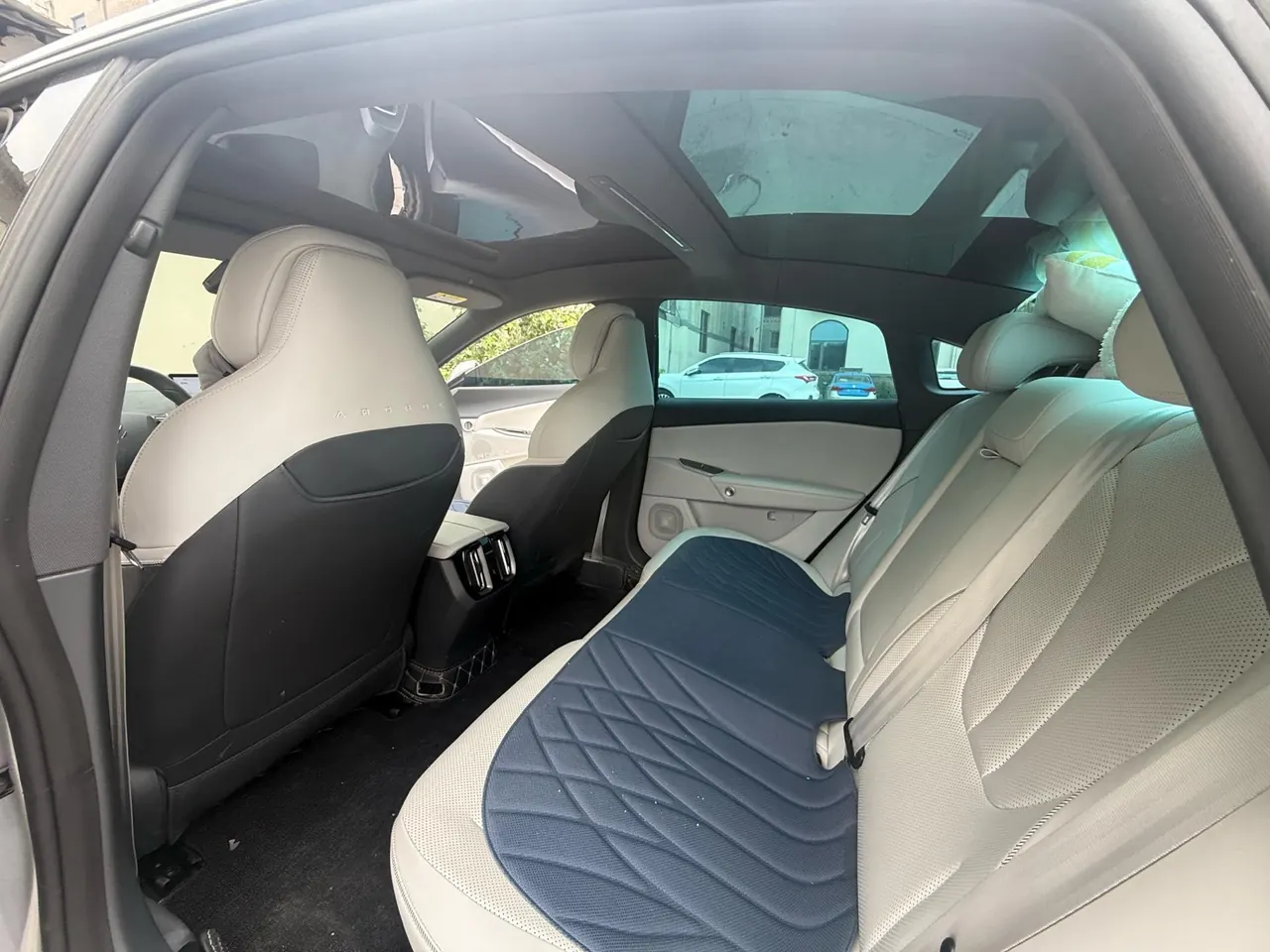 ARCFOX 2024 α S 5 560PRO 185kW automatic gear 5
