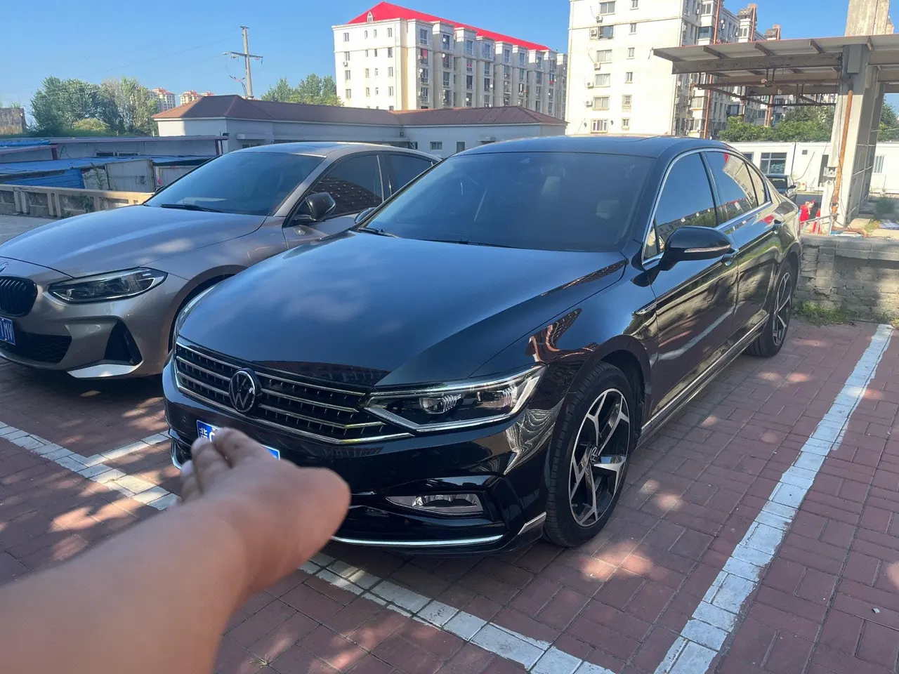 打开图片灯箱:Volkswagen 2024 Magotan 2.0TSI 330TSI 2 million luxury automatic gear