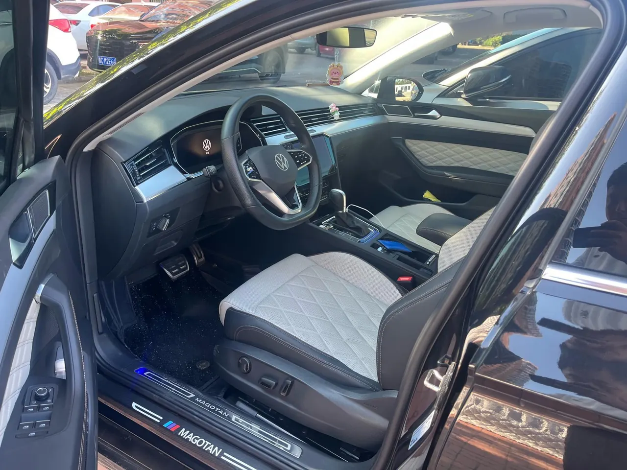 Volkswagen 2024 Magotan 2.0TSI 330TSI 2 million luxury automatic gear 4