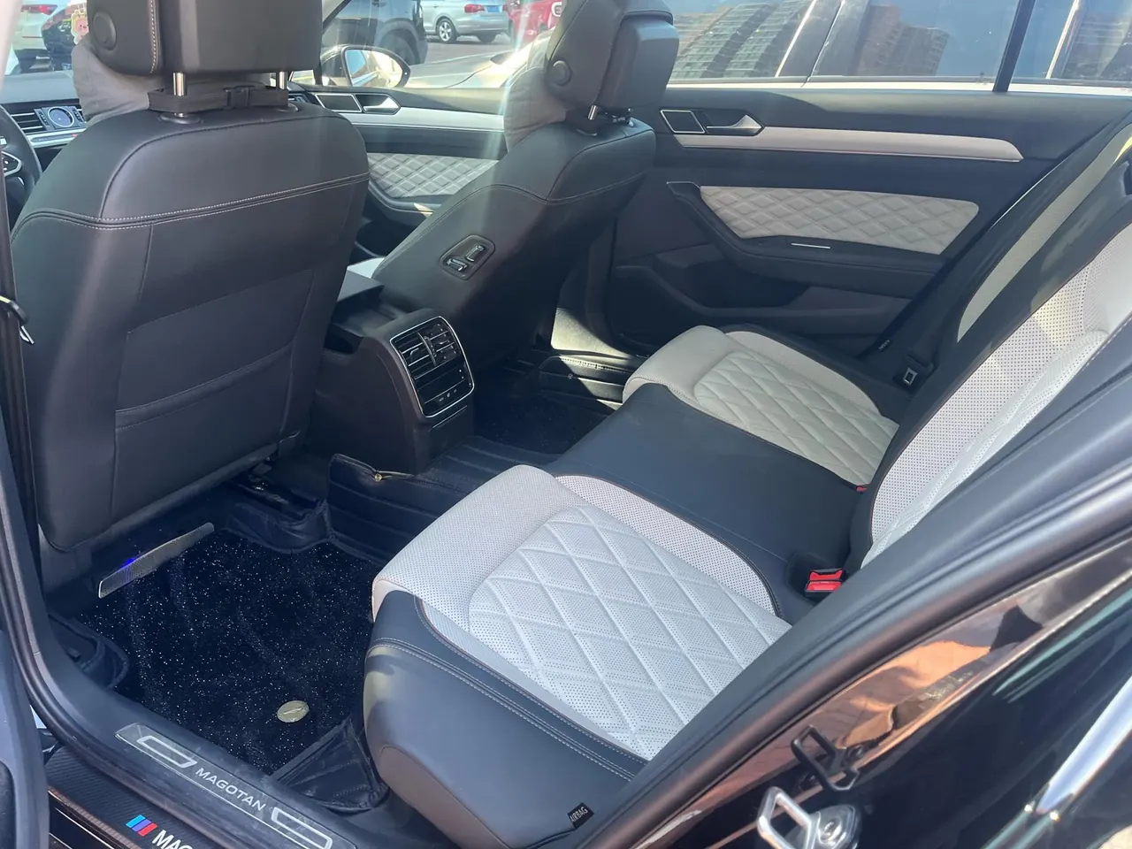 Volkswagen 2024 Magotan 2.0TSI 330TSI 2 million luxury automatic gear 5