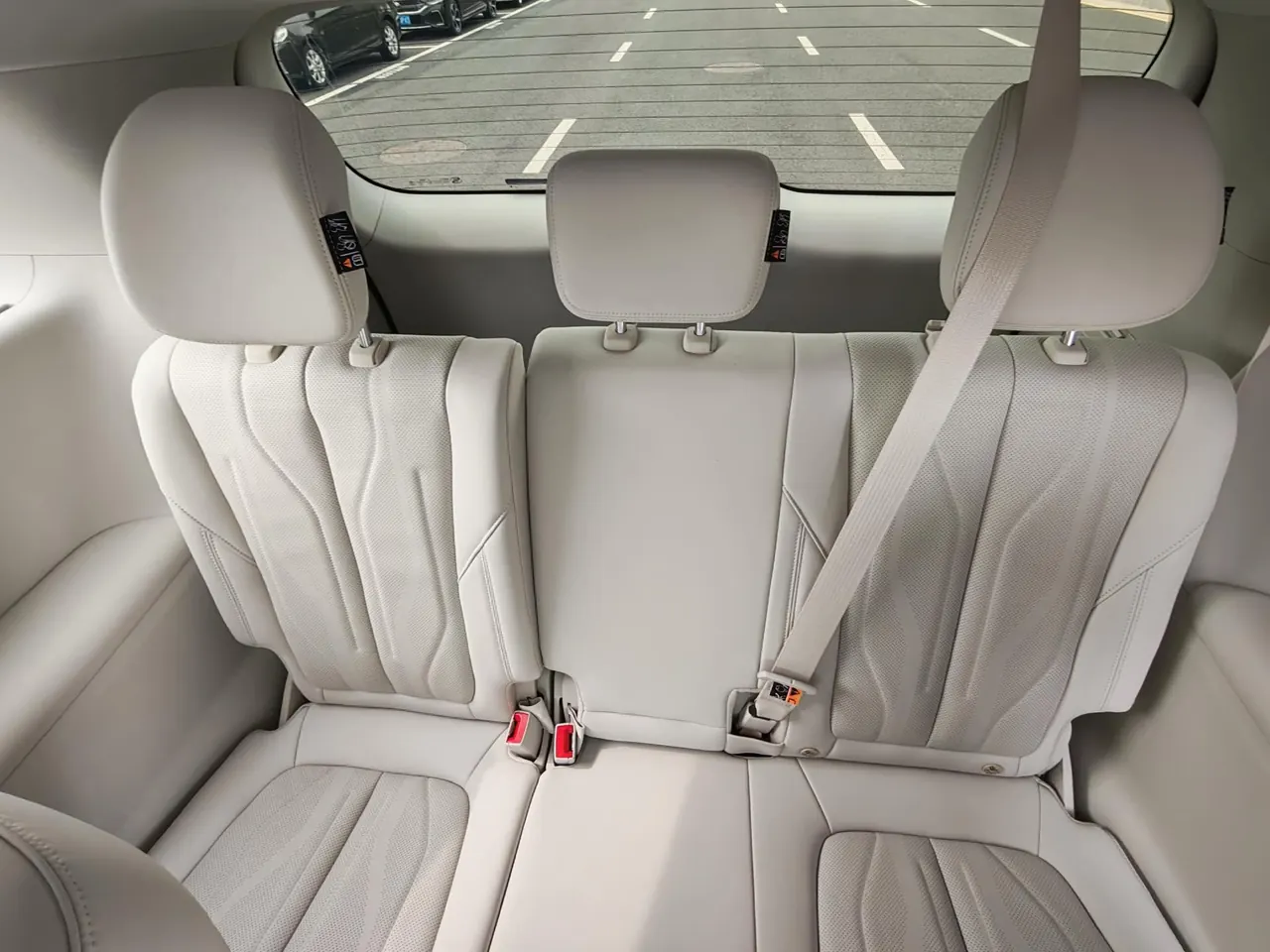 Buick 2024 GL8 Lu Zun PHEV 1.5T Exclusive Edition 7-seat Automatic Gear 3