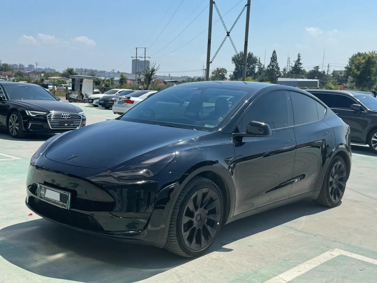 Open image lightbox: Tesla 2022 Model Y rear-wheel drive version (facelift) automatic gear