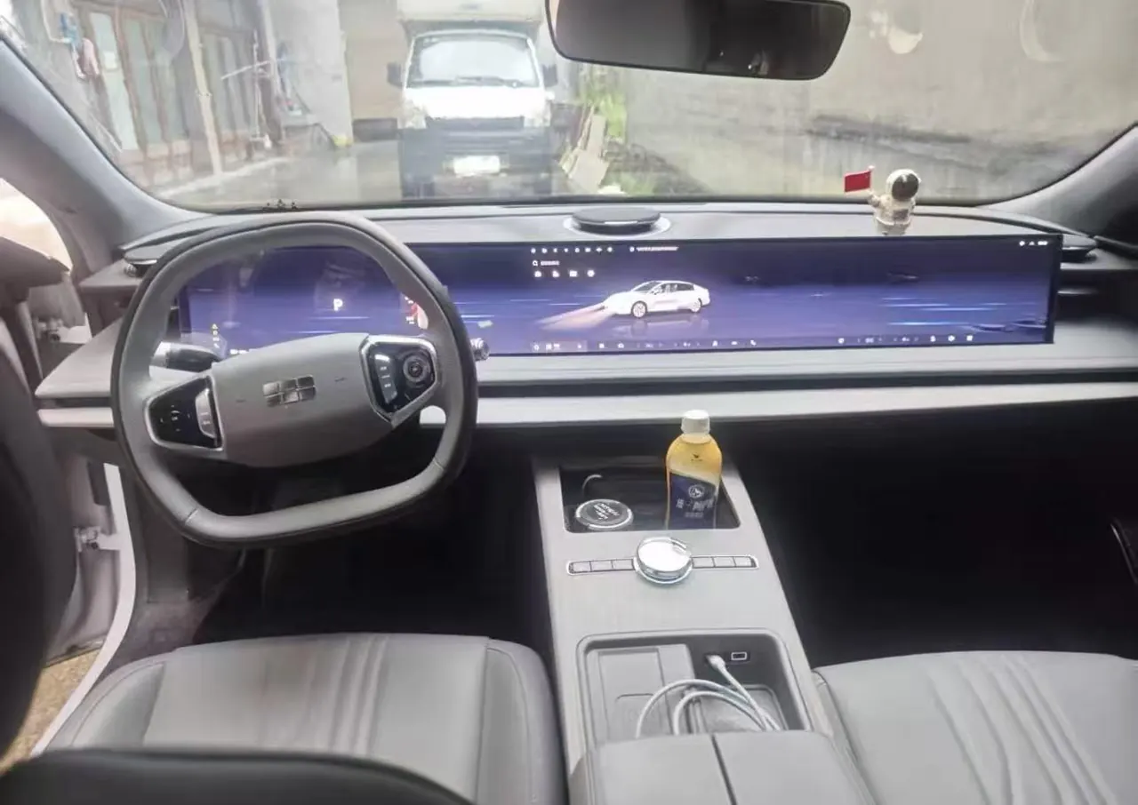Geely Galaxy 2024 E 8 550km PRO automatic gear 4