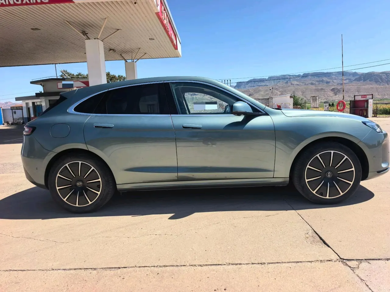 AITO 2022 AITO M5 1.5T Four-wheel Drive to Achieve Automatic Gear 7