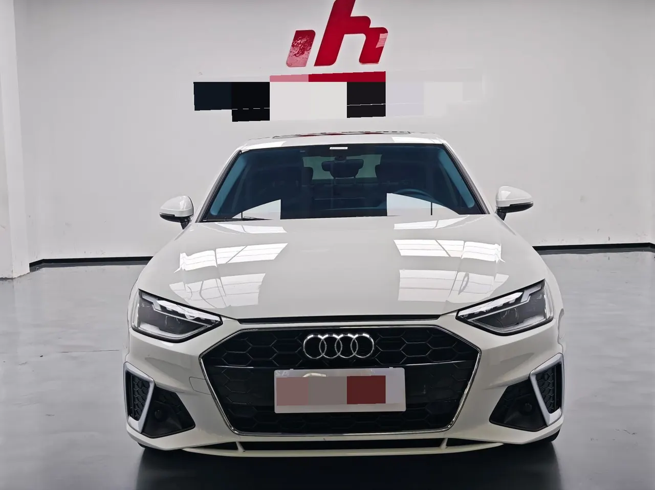 Audi 2024 A4L 2.0TFSI 40TFSI Fashion Dynamic Automatic 2