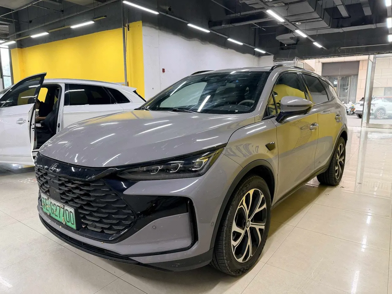 Open image lightbox: BYD Tang New Energy 2025 Tang DM-i 1.5T Stepless Intelligent Driving Edition 115KM Flagship Automatic Gear