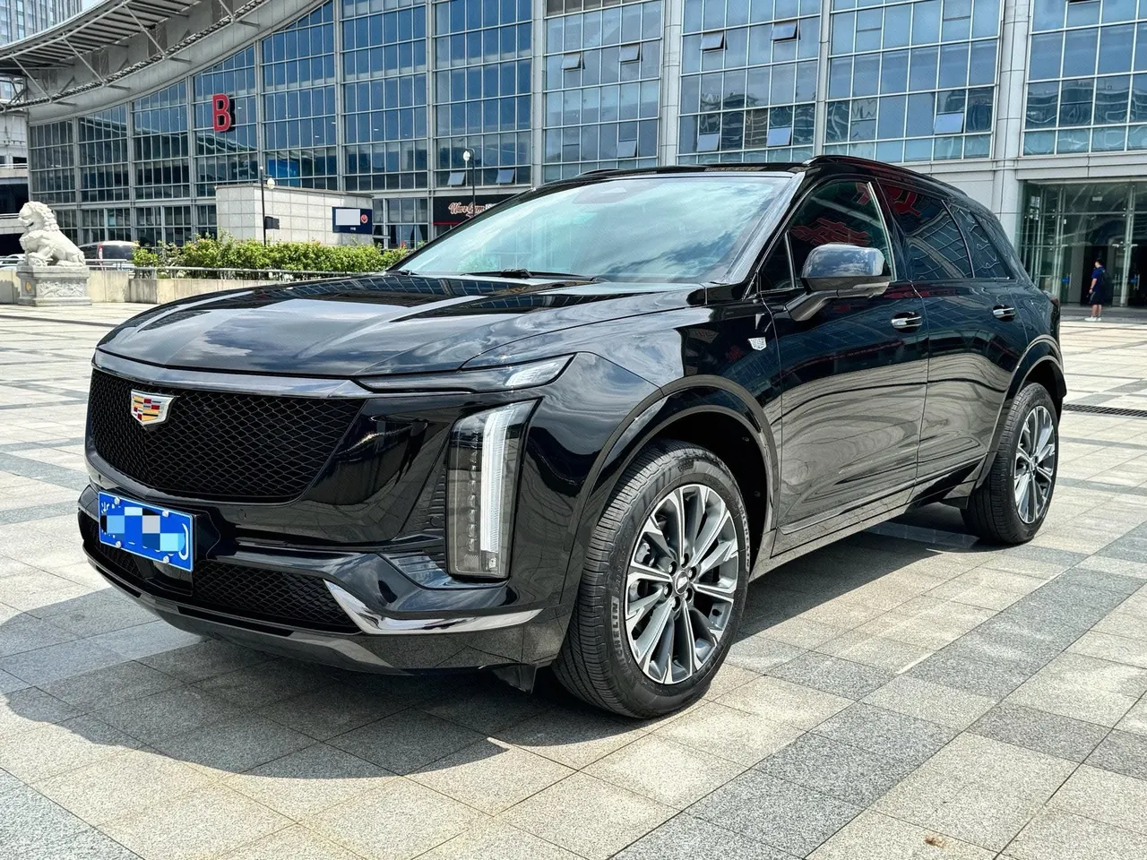 Open image lightbox: Cadillac 2025 XT5 48V 2.0T Luxury Automatic Gear