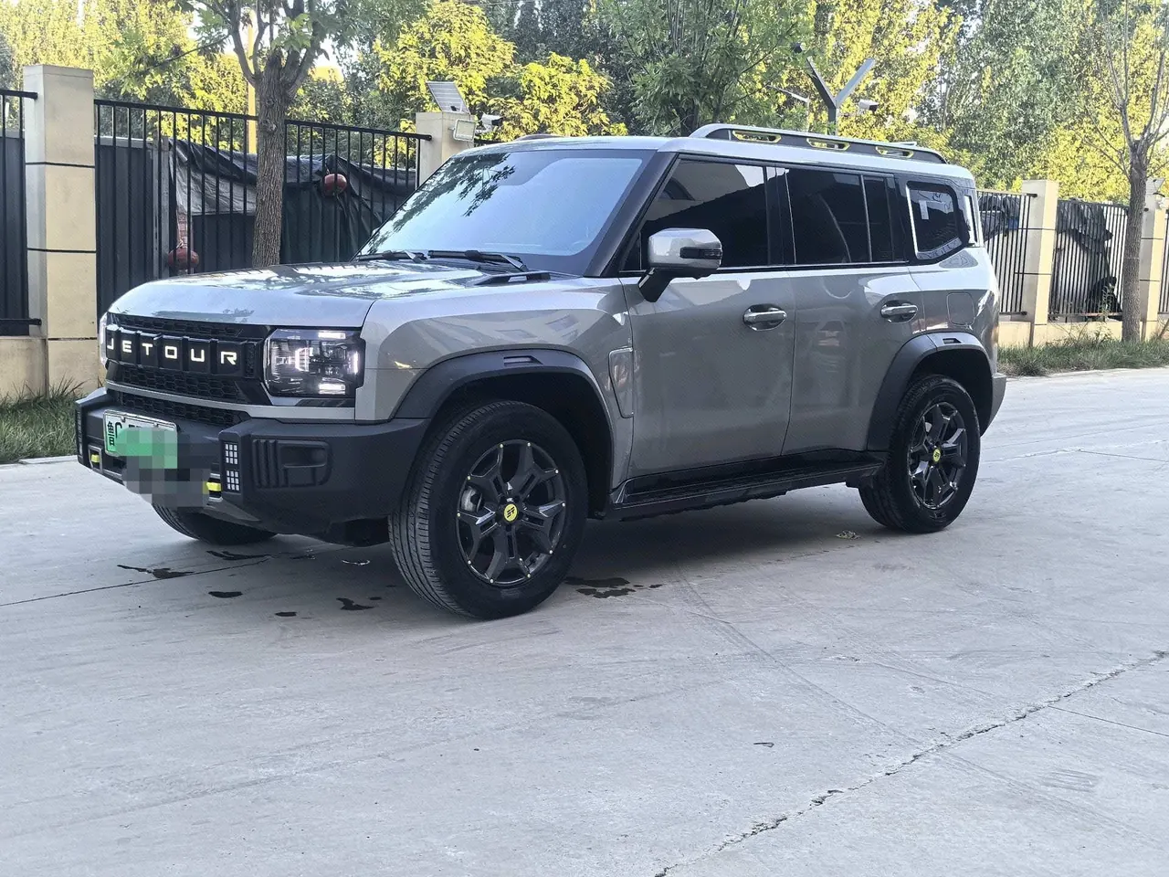 打开图片灯箱:Jetour 2024 ShanHai T2 C- DM 1.5T 129KM Yuan Ye Edition Automatic Gear