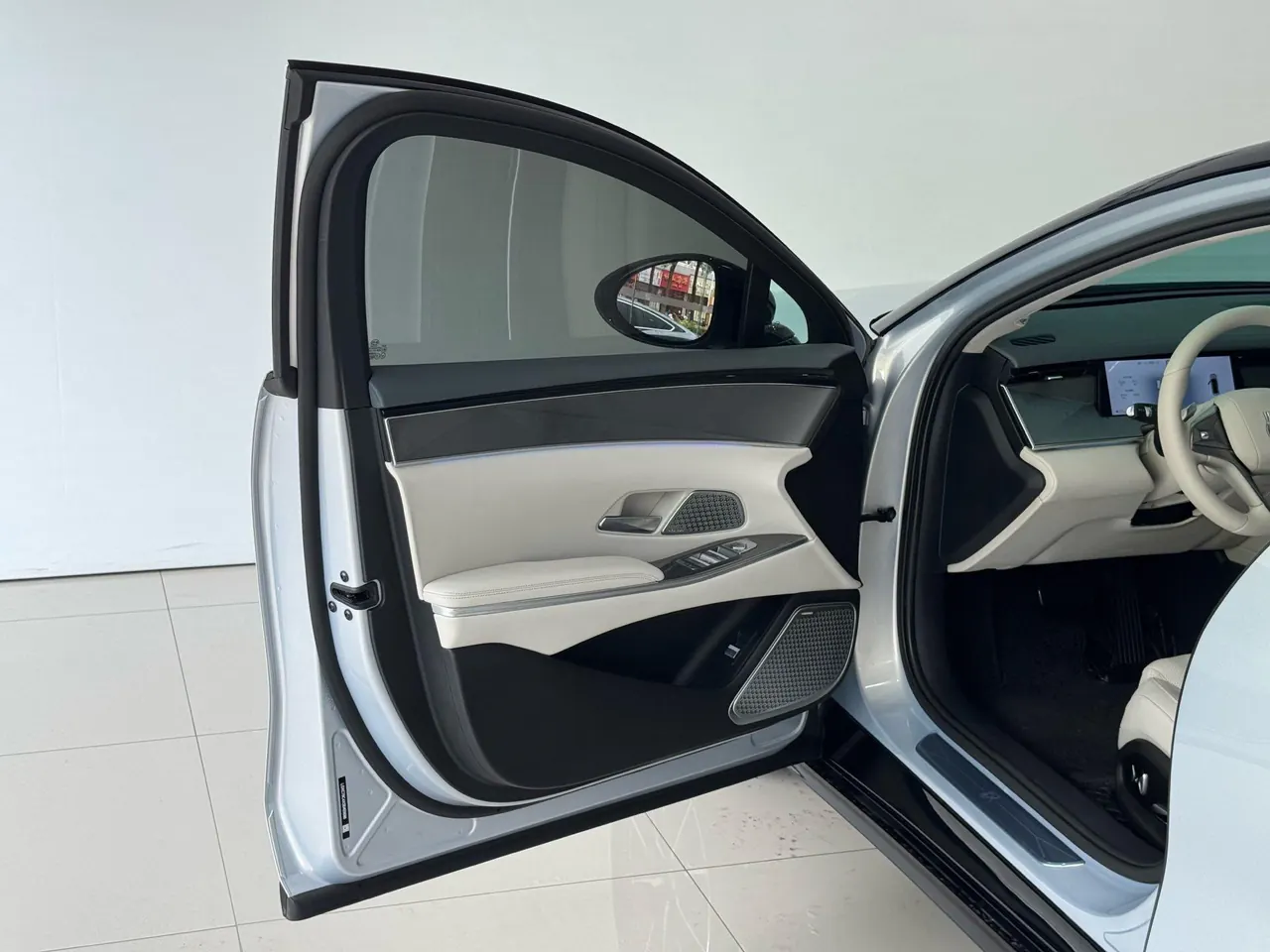 BYD 2025 Han l DM-i 1.5T stepless 200KM laser Radar exclusive automatic gear 13