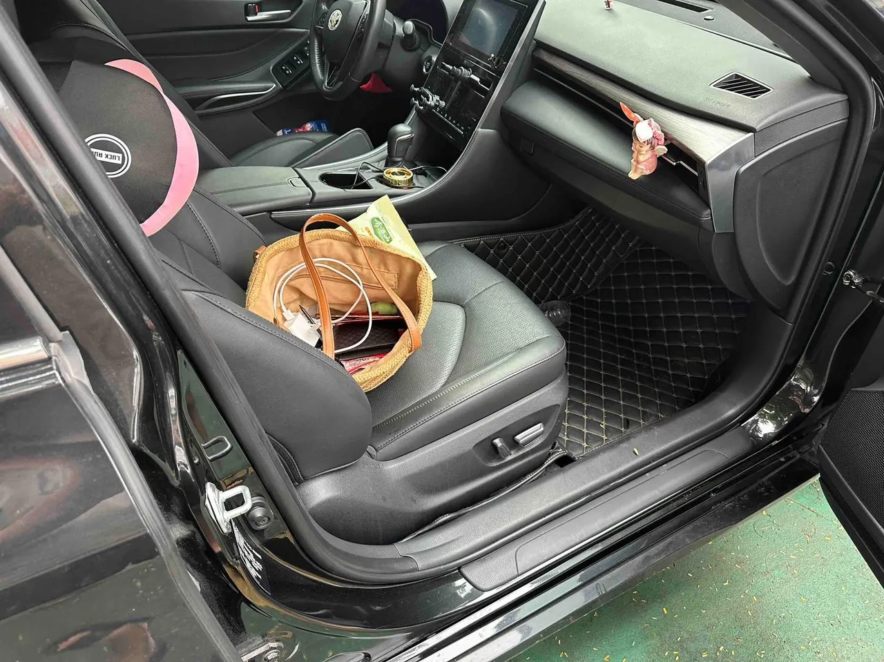 Toyota 2024 Asian Dragon 2.0 Stepless Enterprising Edition Automatic Gear 11