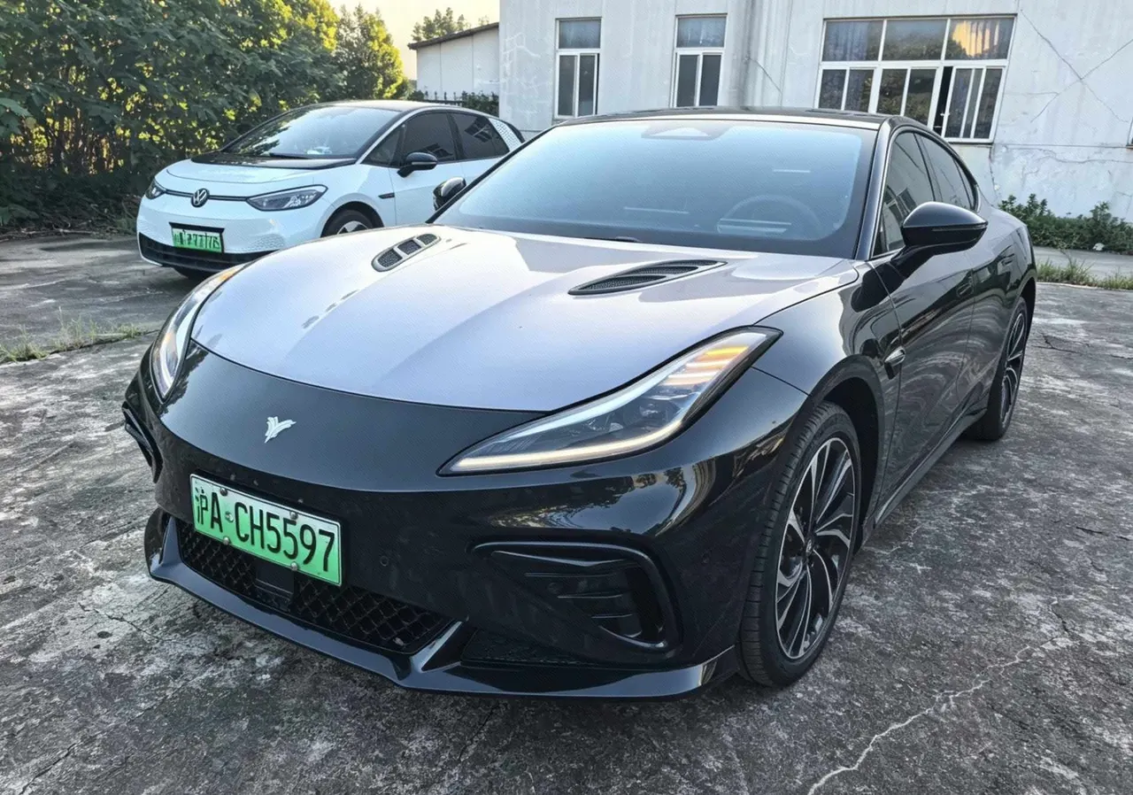Open image lightbox: Neta 2023 Neta GT 580 AWD automatic gear