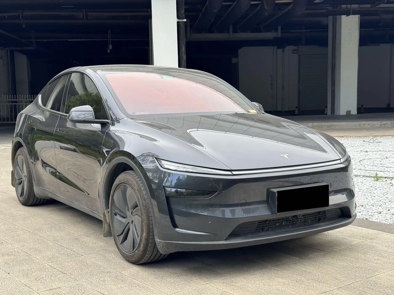 Tesla 2025 Model Y Rear Wheel Drive First Edition Automatic Transmission 3
