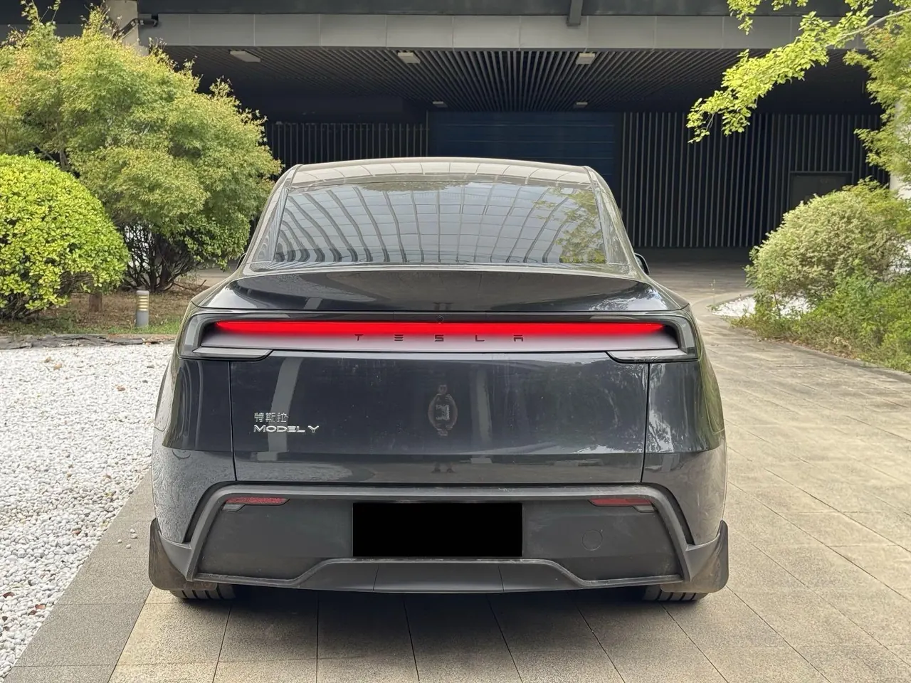 Tesla 2025 Model Y Rear Wheel Drive First Edition Automatic Transmission 4