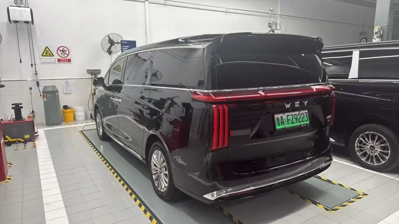 WEY 2025 VV7 Hi4 1.5T Four-Wheel-Drive Automatic Model 5