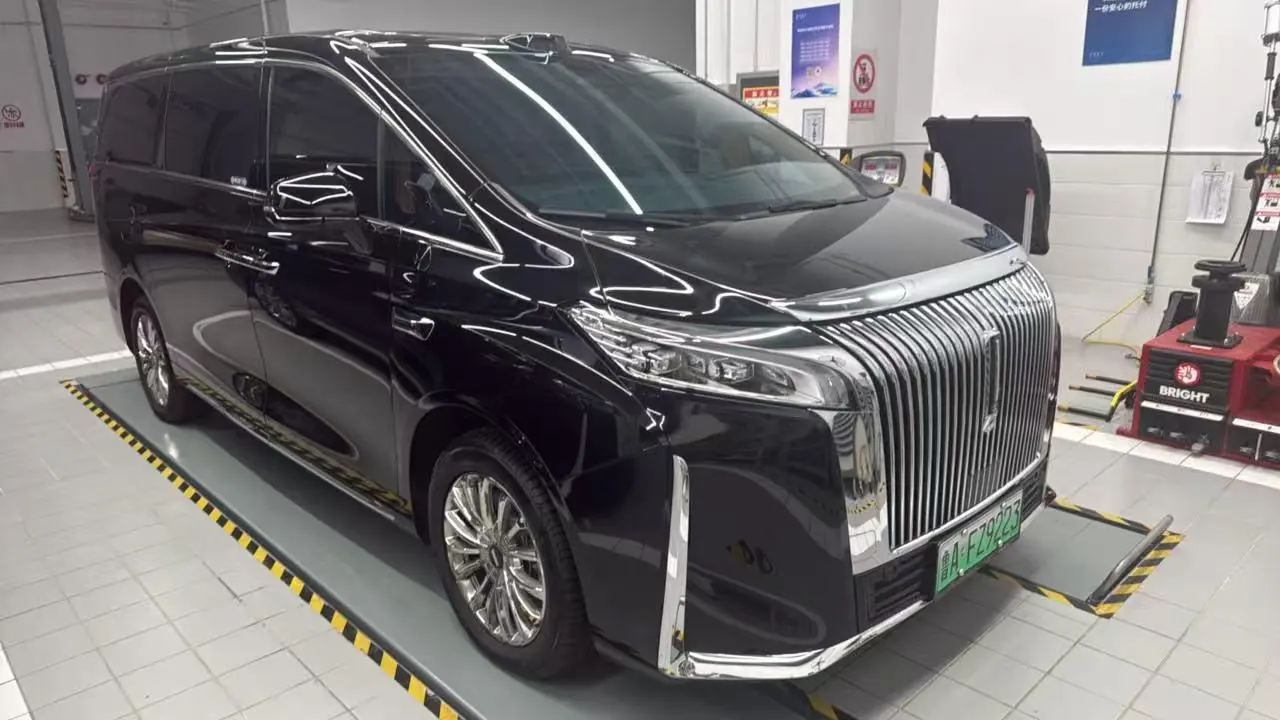 WEY 2025 VV7 Hi4 1.5T Four-Wheel-Drive Automatic Model 7