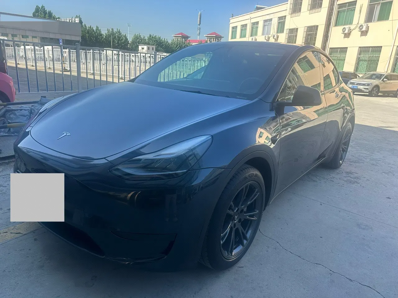 Open image lightbox: Tesla 2024 Model Y rear-wheel drive version automatic transmission