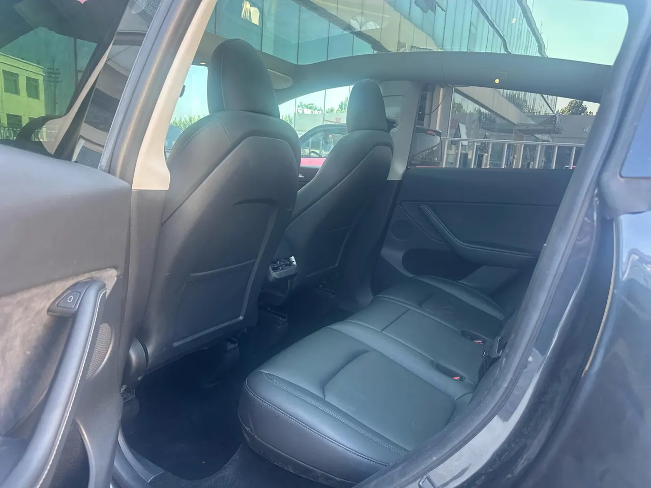 Tesla 2024 Model Y rear-wheel drive version automatic transmission 3