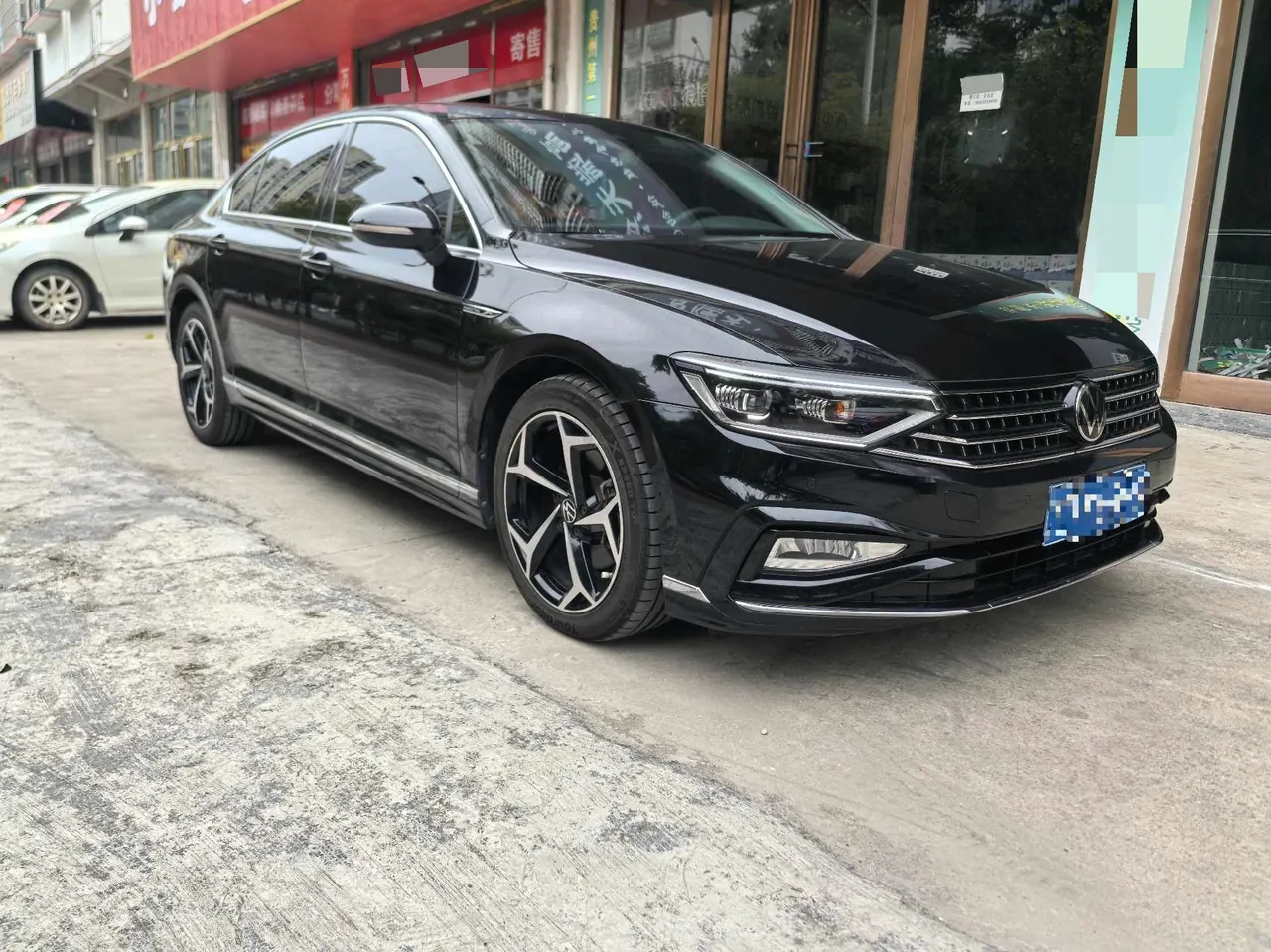 Volkswagen 2023 Magotan 2.0TSI 330TSI 2 million Commemorative Luxury Automatic Gear 2