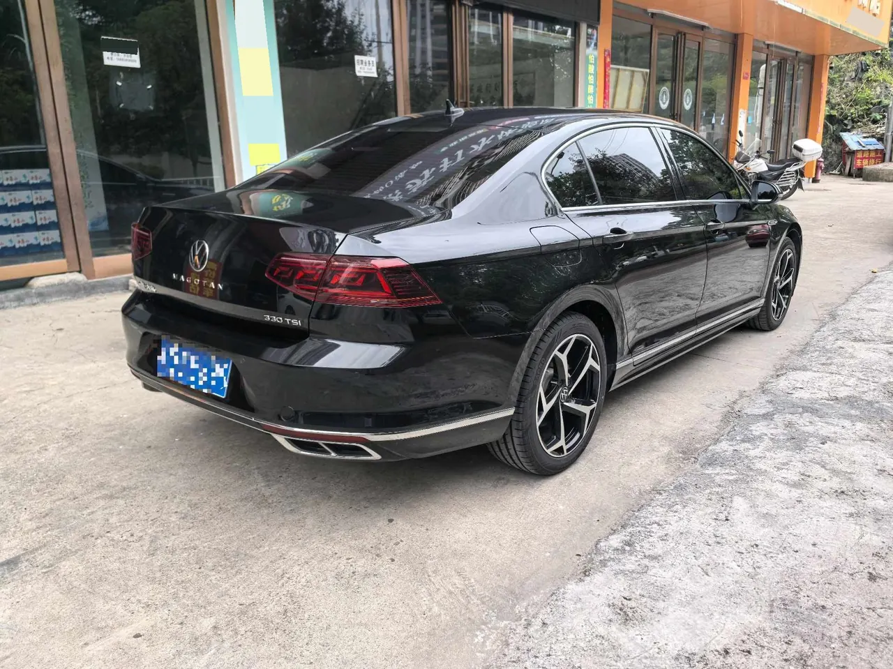 Volkswagen 2023 Magotan 2.0TSI 330TSI 2 million Commemorative Luxury Automatic Gear 3