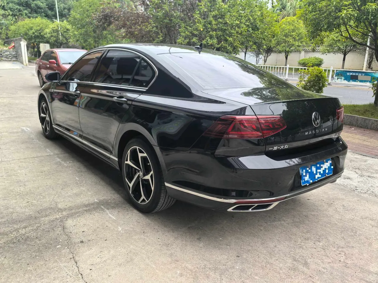 Volkswagen 2023 Magotan 2.0TSI 330TSI 2 million Commemorative Luxury Automatic Gear 4