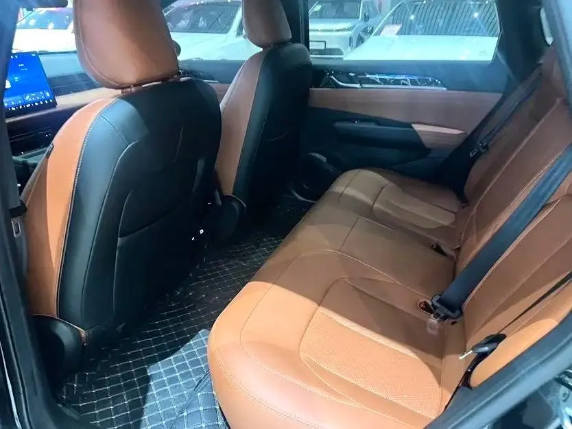 WuLing 2025 Starlight EV 610km Intelligent Flagship Automatic Gear 4