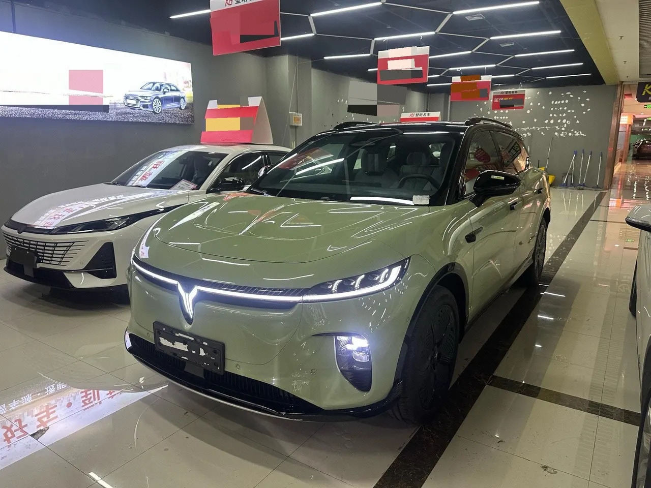 打开图片灯箱:Voyah 2024 bosom friend long endurance intelligent version of automatic transmission