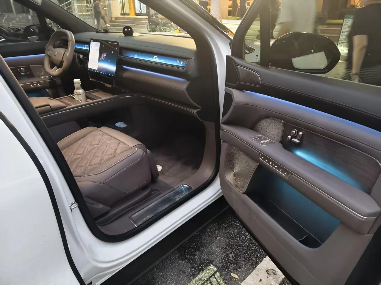 NIO 2026 ES8 6‑Seater Executive Signature Edition Automatic Transmission 2