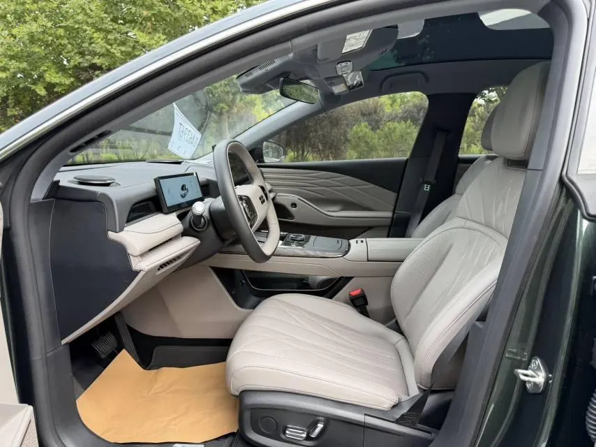 Geely Galaxy 2025 Xingyao 8 EM-i 1.5 130km Premium Edition Automatic Gear 4