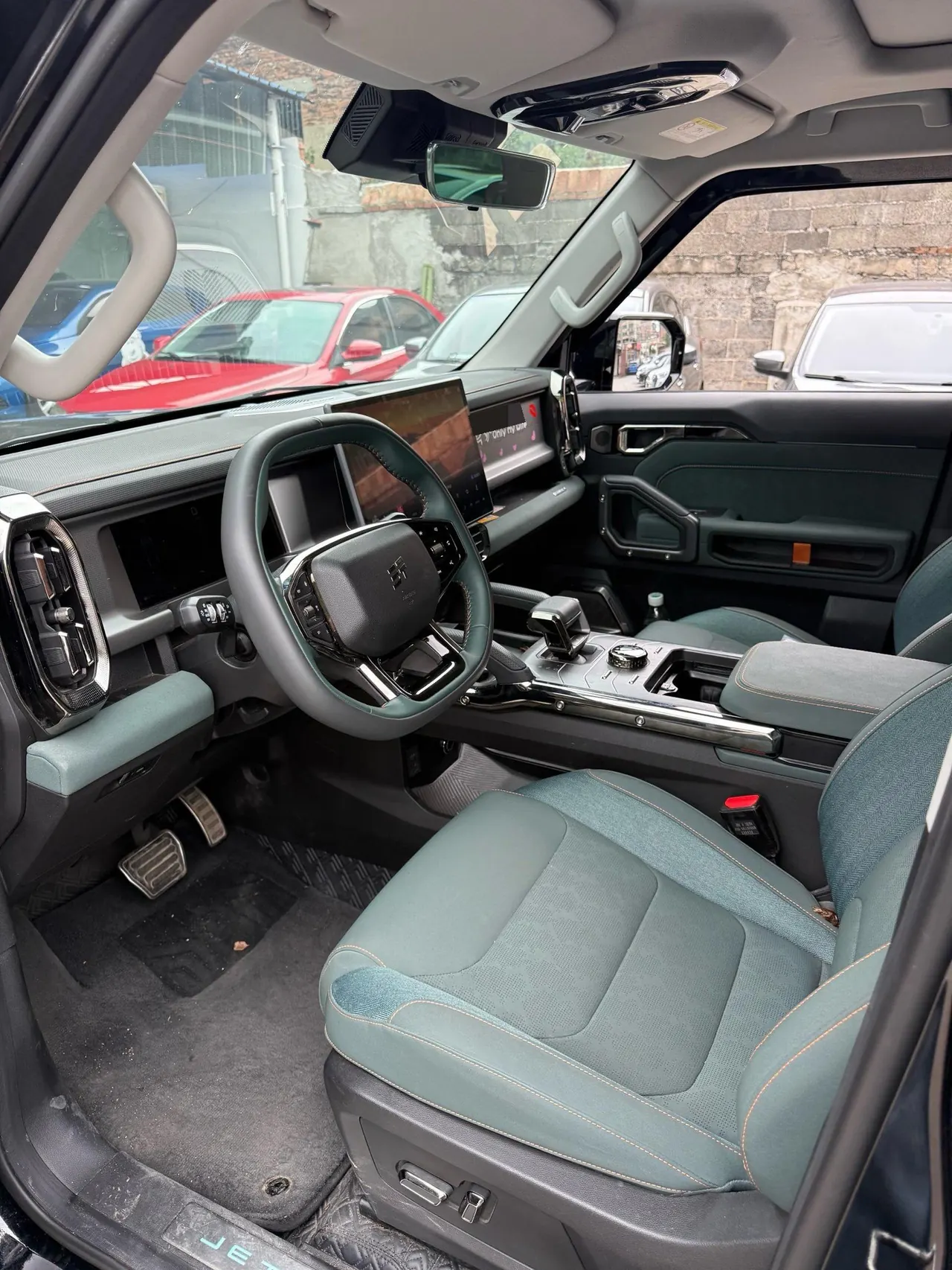 Jetour 2023 Traveler 2.0T Four-Wheel-Drive Cross-Country PRO Automatic 2