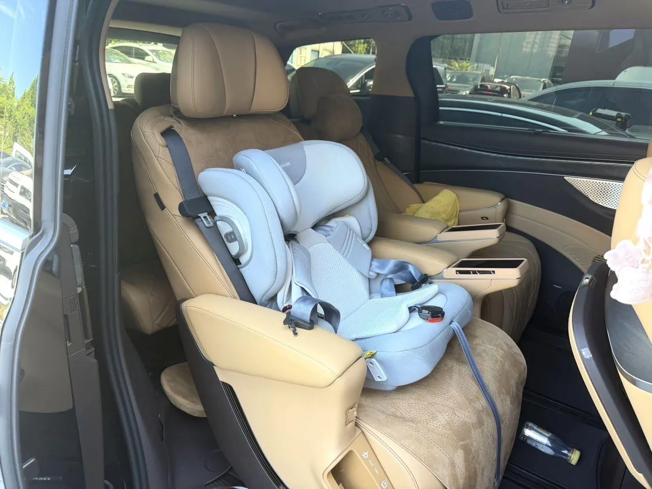 Denza 2025 Denza D9 DM-i 1.5T stepless four-wheel drive automatic gear 6