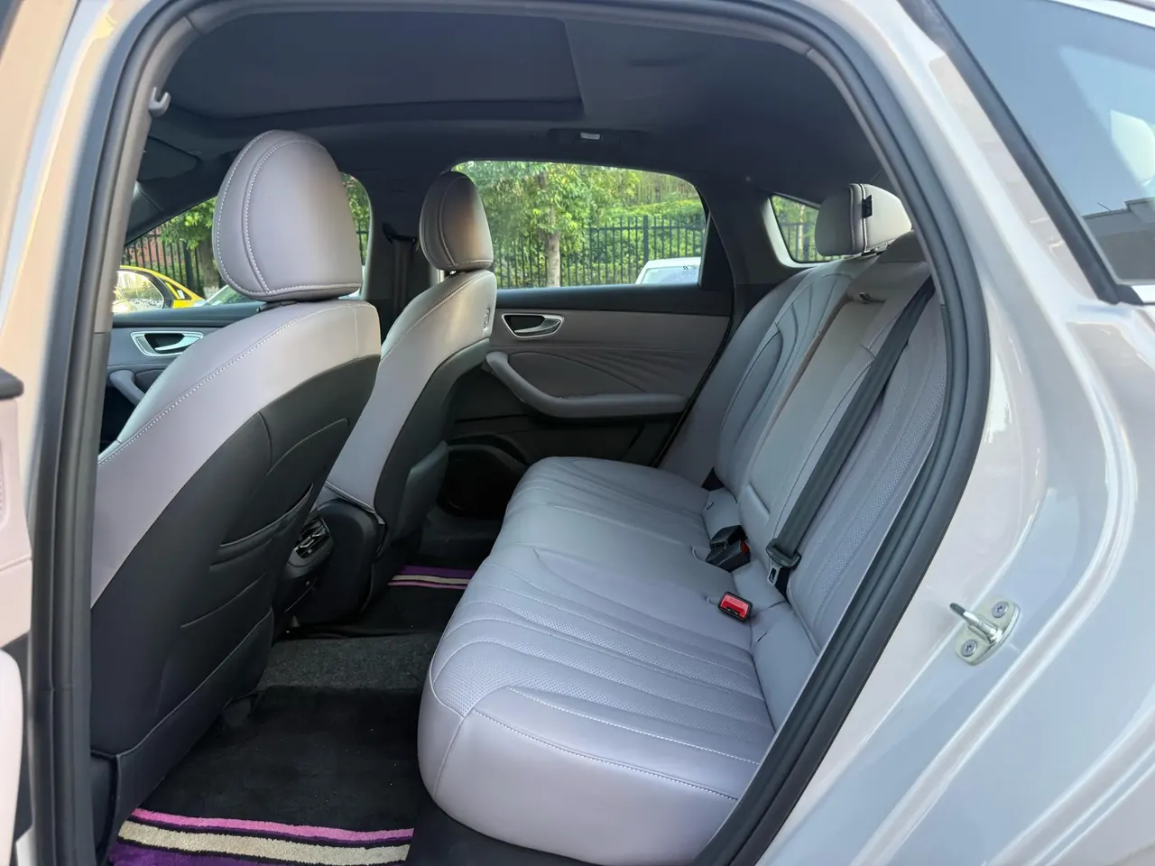 Roewe 2025 M7 DMH 1.5 160km Premium Edition Automatic Gear 10