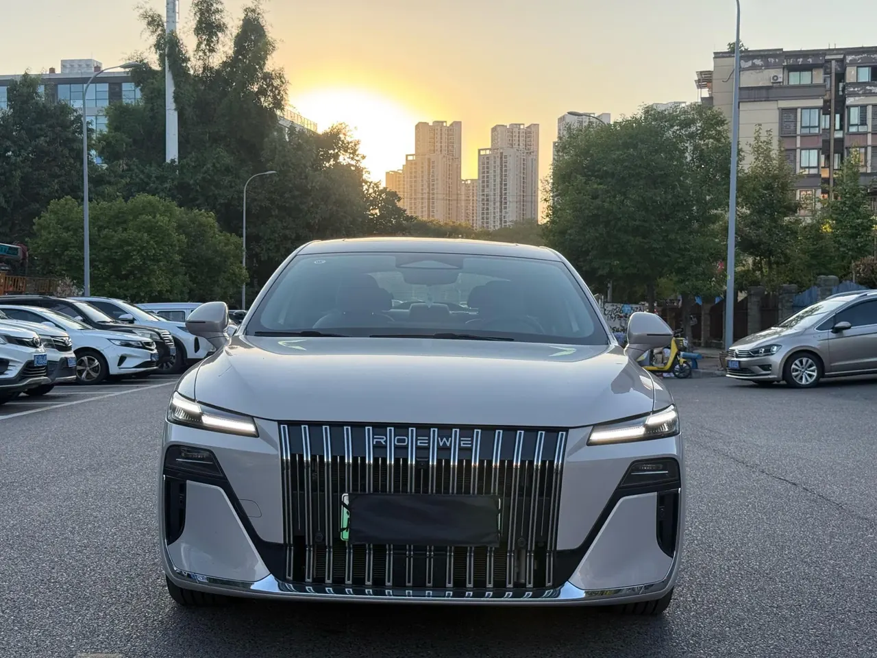 Roewe 2025 M7 DMH 1.5 160km Premium Edition Automatic Gear 2