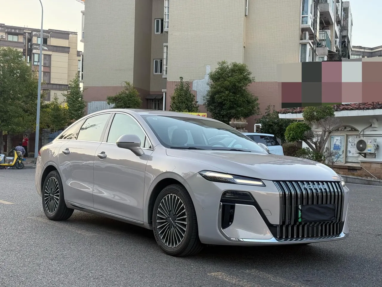 Roewe 2025 M7 DMH 1.5 160km Premium Edition Automatic Gear 4